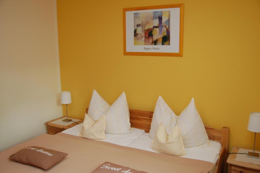 Hotel-Ferienwohnungen Cafe Maarblick Schalkenmehren Habitación foto